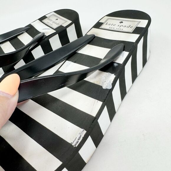 KATE SPADE | Rhett Striped Black/White Wedge Flip Flops Sandals Women’s Size 7 - Picture 6 of 15
